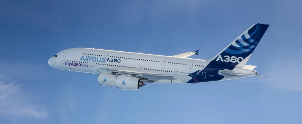 Airbus A380 in mid-flight